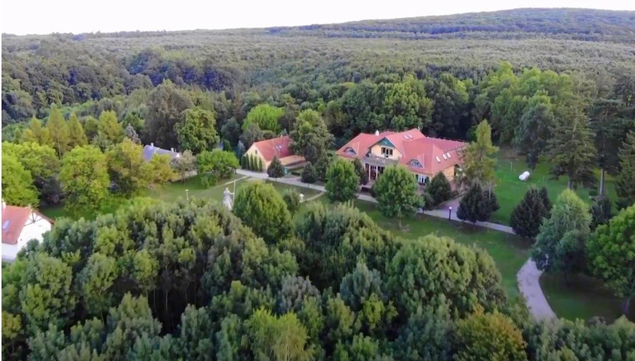 Bed and Breakfast Nagy-Magyarország Park Isztimér Exterior foto