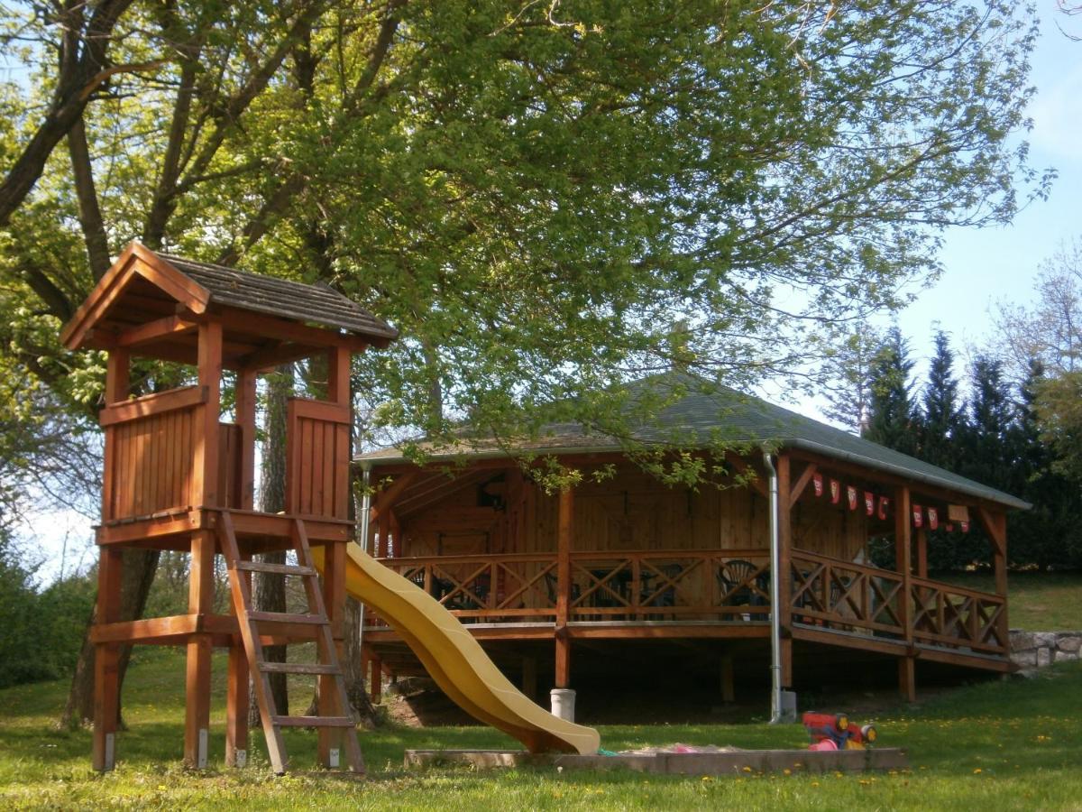 Bed and Breakfast Nagy-Magyarország Park Isztimér Exterior foto