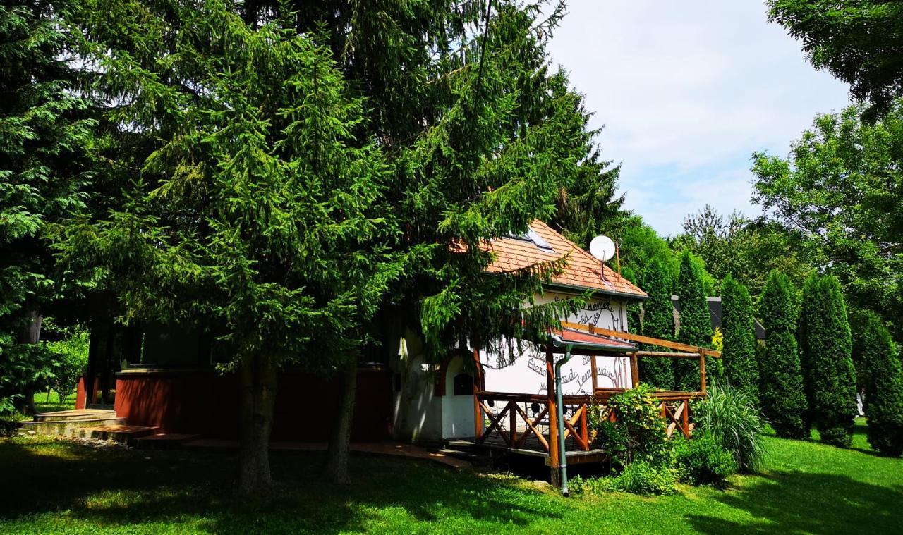Bed and Breakfast Nagy-Magyarország Park Isztimér Exterior foto
