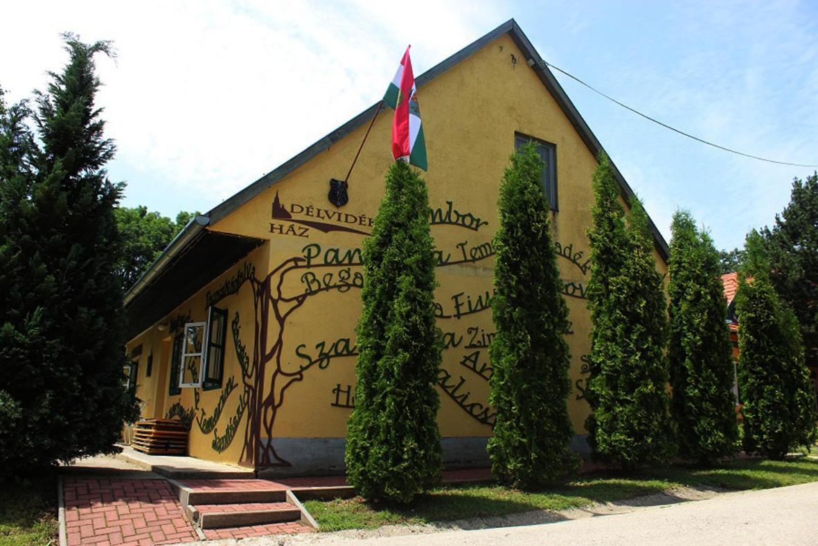 Bed and Breakfast Nagy-Magyarország Park Isztimér Exterior foto